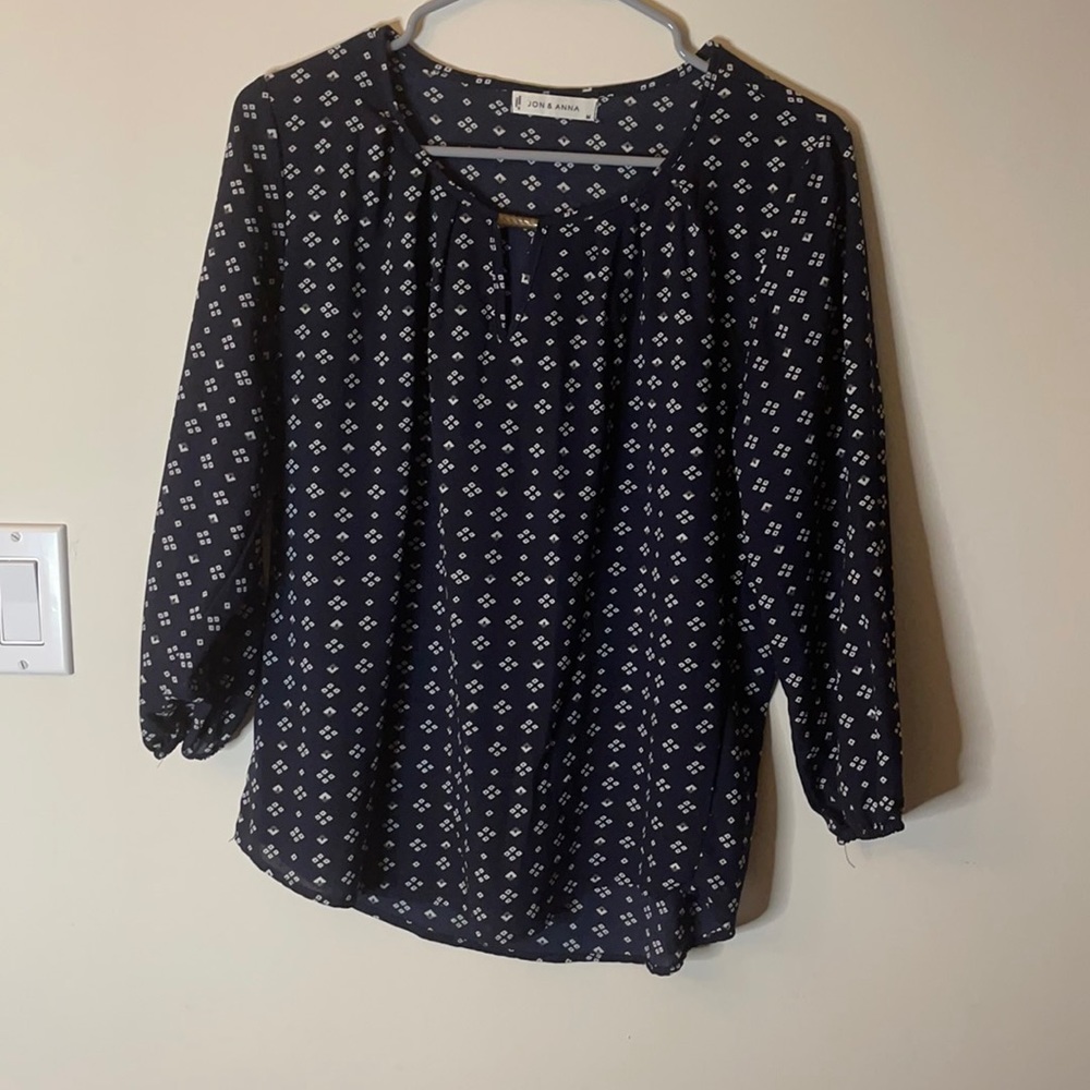 Three quarter sleeve shirt